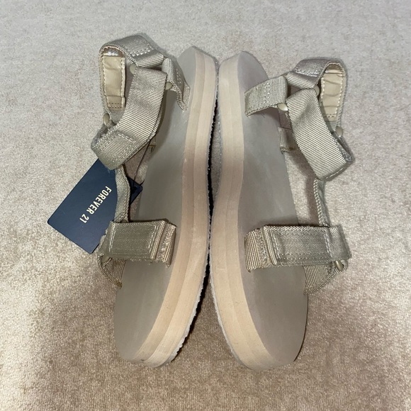 Forever 21 Flatform Sandals! - Picture 5 of 7